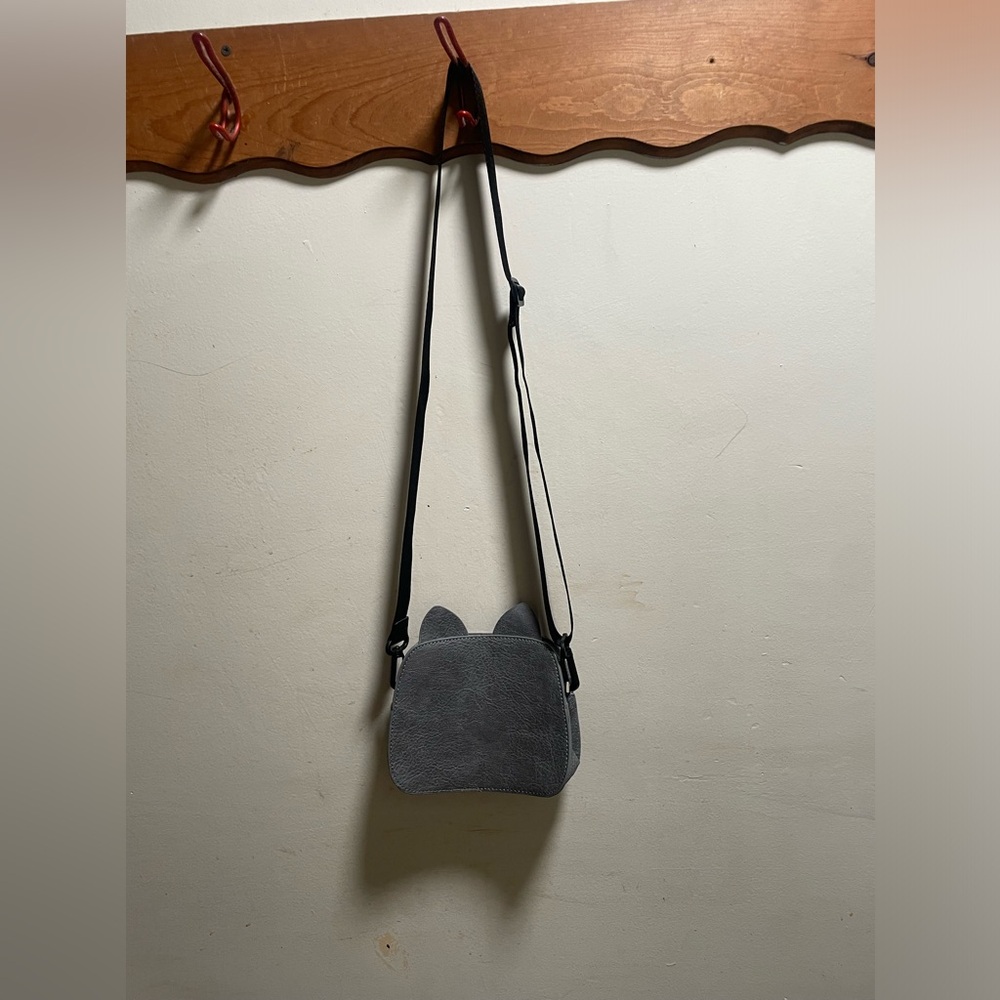 Cat lady gray small crossbody measuring approximately 7 x 6 inches GUC - Picture 7 of 7